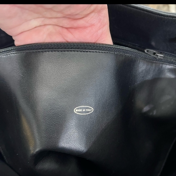 Designer CHANEL Vintage Tote Handbag Authentic!! Not for trade - Picture 10 of 11